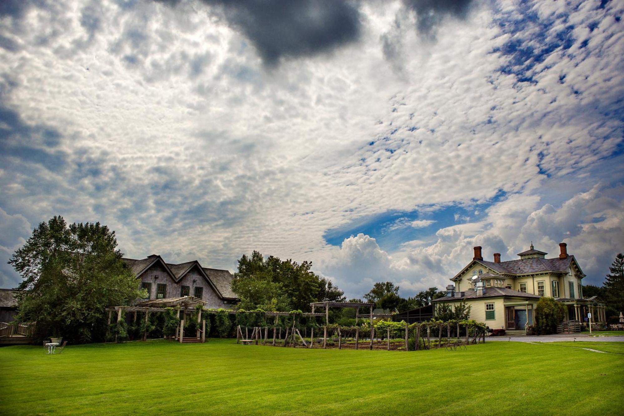 Jedediah Hawkins Inn Jamesport Exterior photo