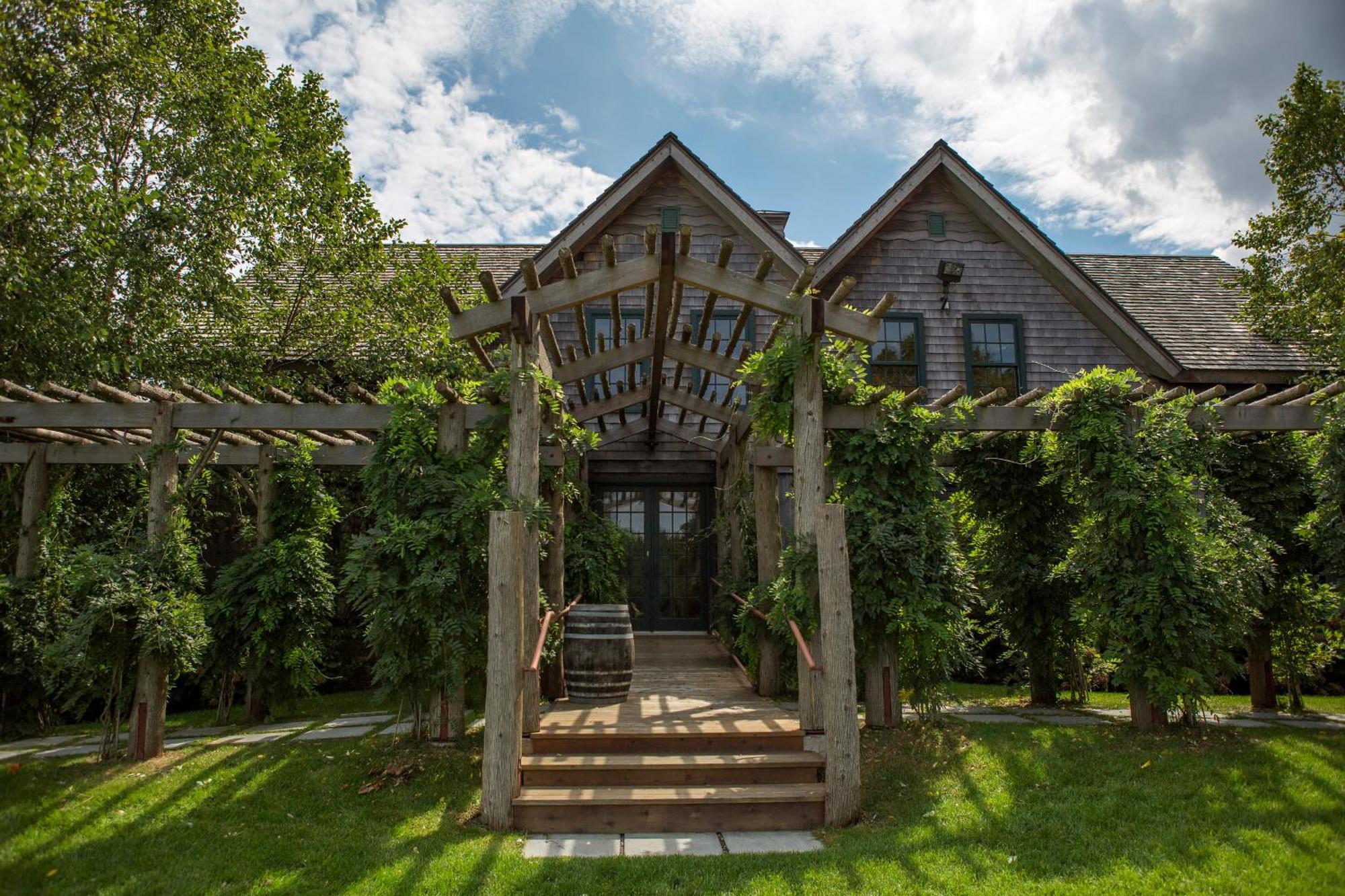 Jedediah Hawkins Inn Jamesport Exterior photo