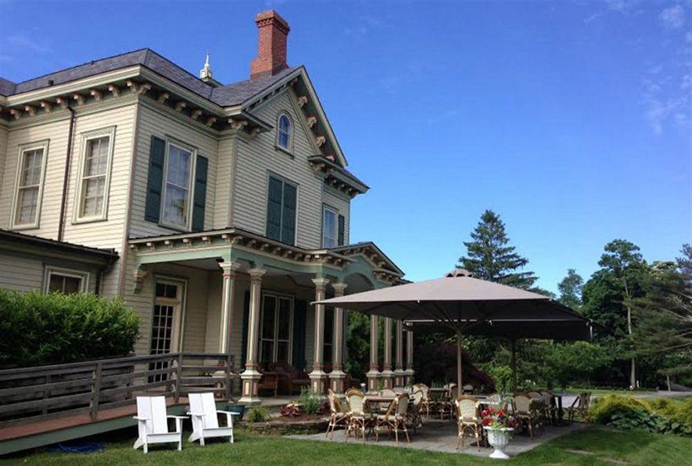 Jedediah Hawkins Inn Jamesport Exterior photo