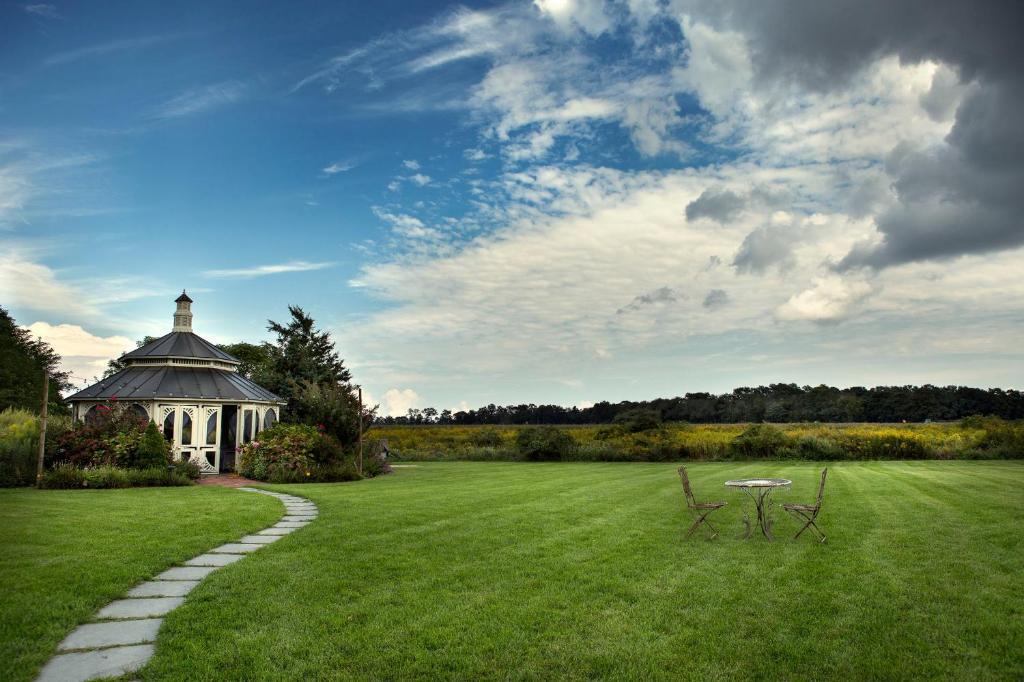 Jedediah Hawkins Inn Jamesport Exterior photo